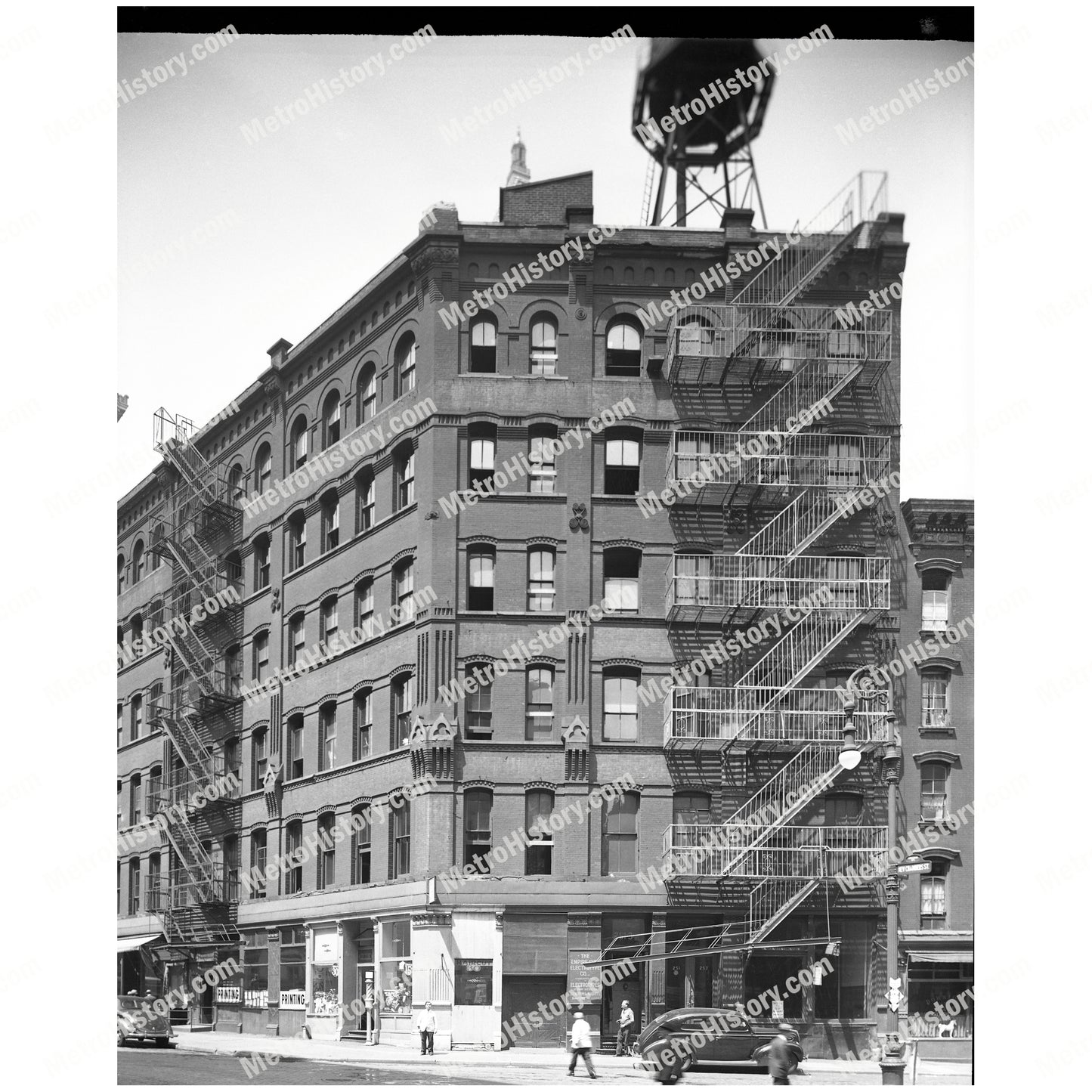 7-11 New Chambers Street at William Street, Manhattan