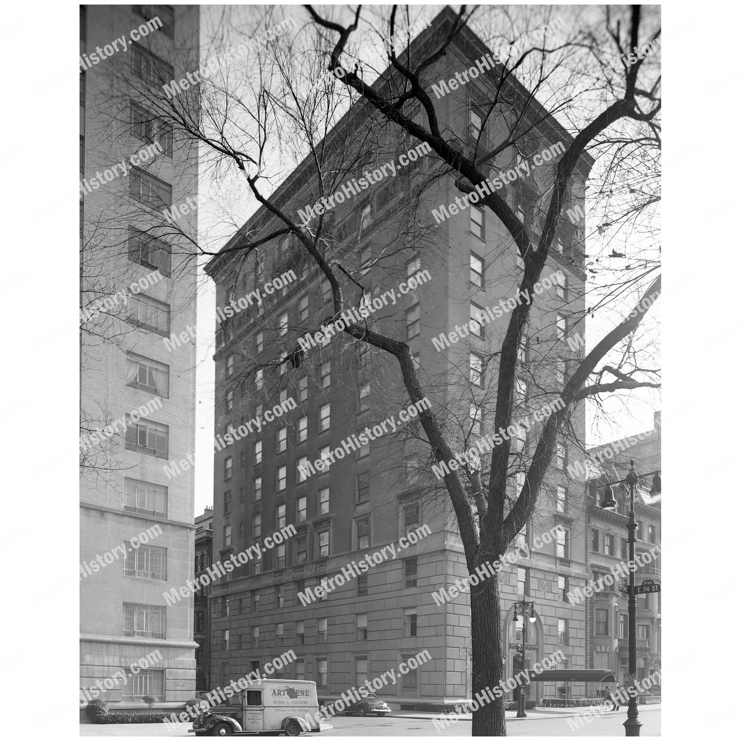927 Fifth Avenue at East 74th Street, Manhattan