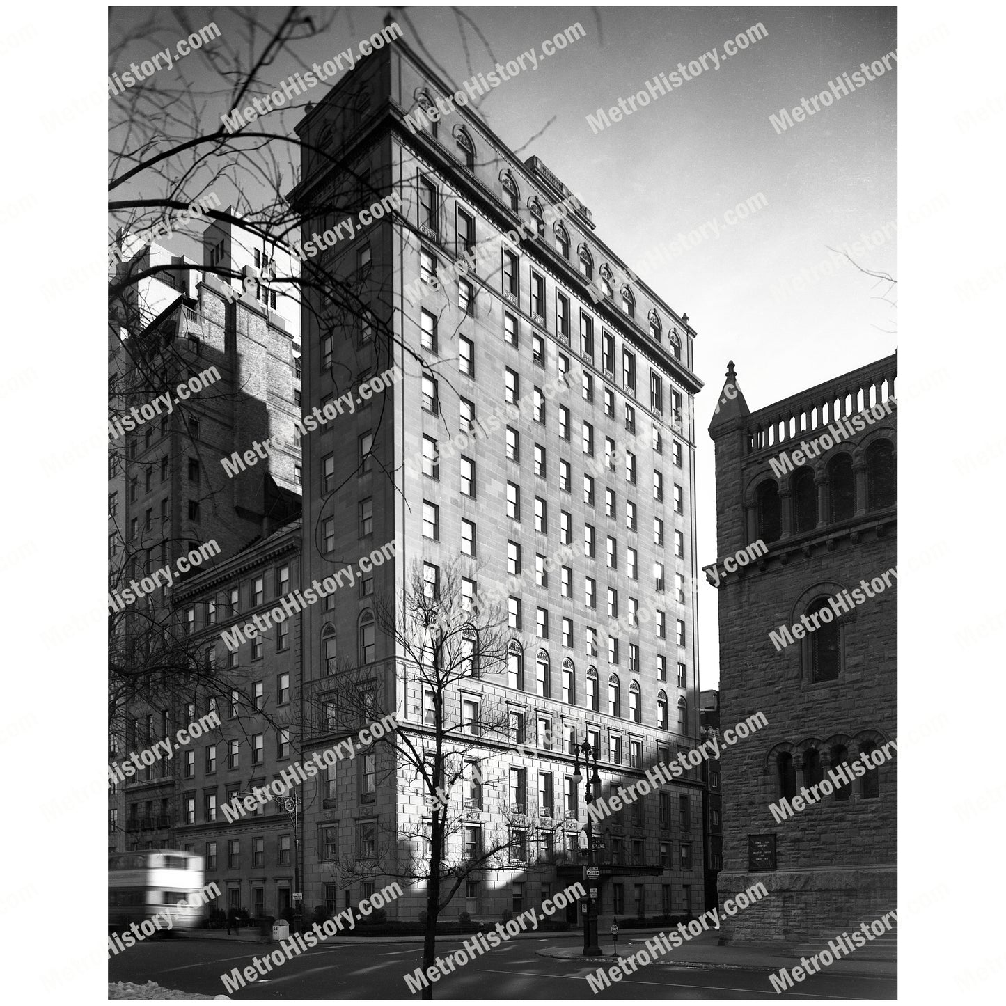 950 Fifth Avenue at East 76th Street, Manhattan