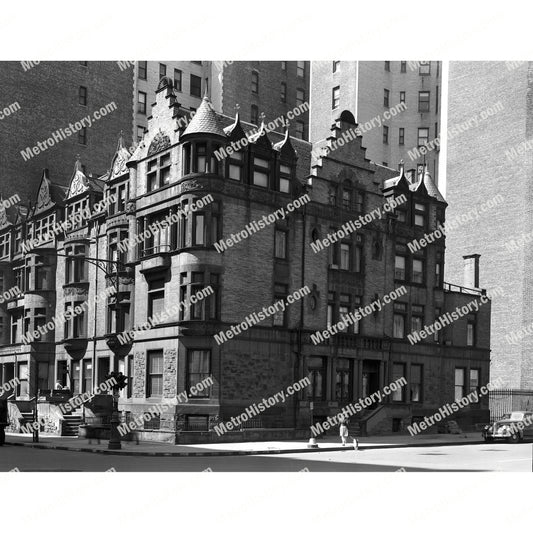 300 West 86th Street at West End Avenue, Manhattan