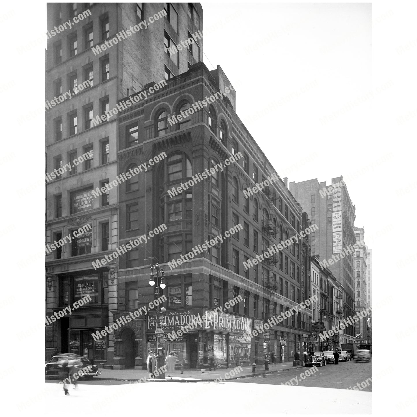 246 Fifth Avenue at West 28th Street, Manhattan