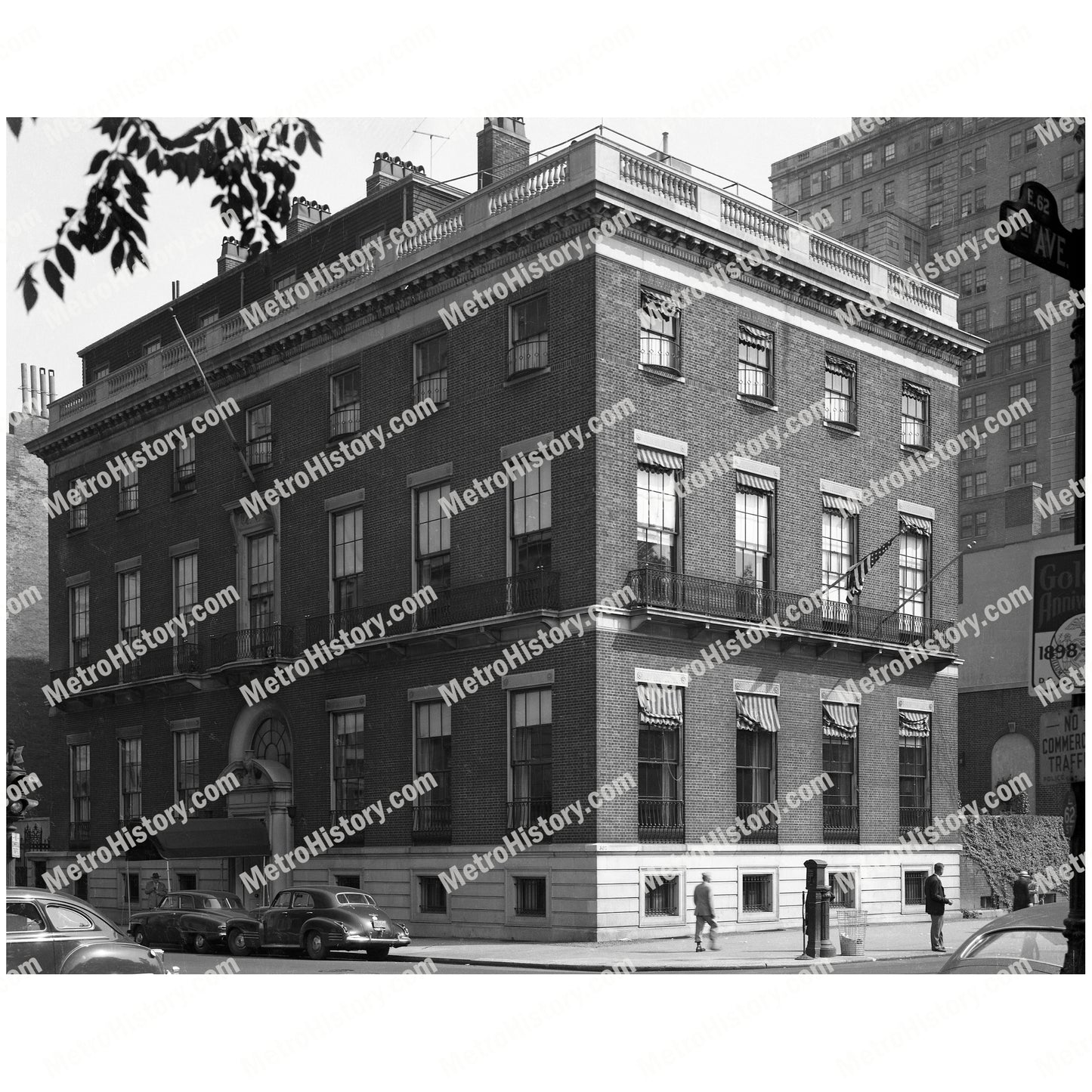 805-807 Fifth Avenue at East 62nd Street, Manhattan