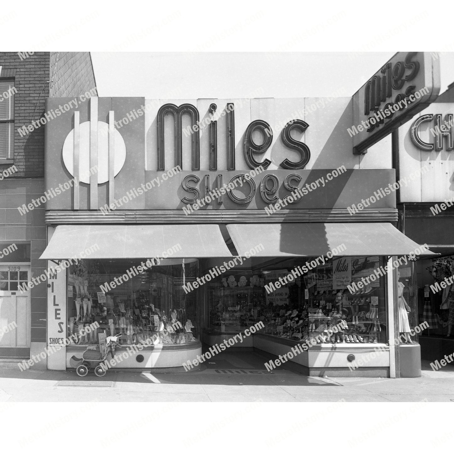 31-11 Steinway Street, Queens