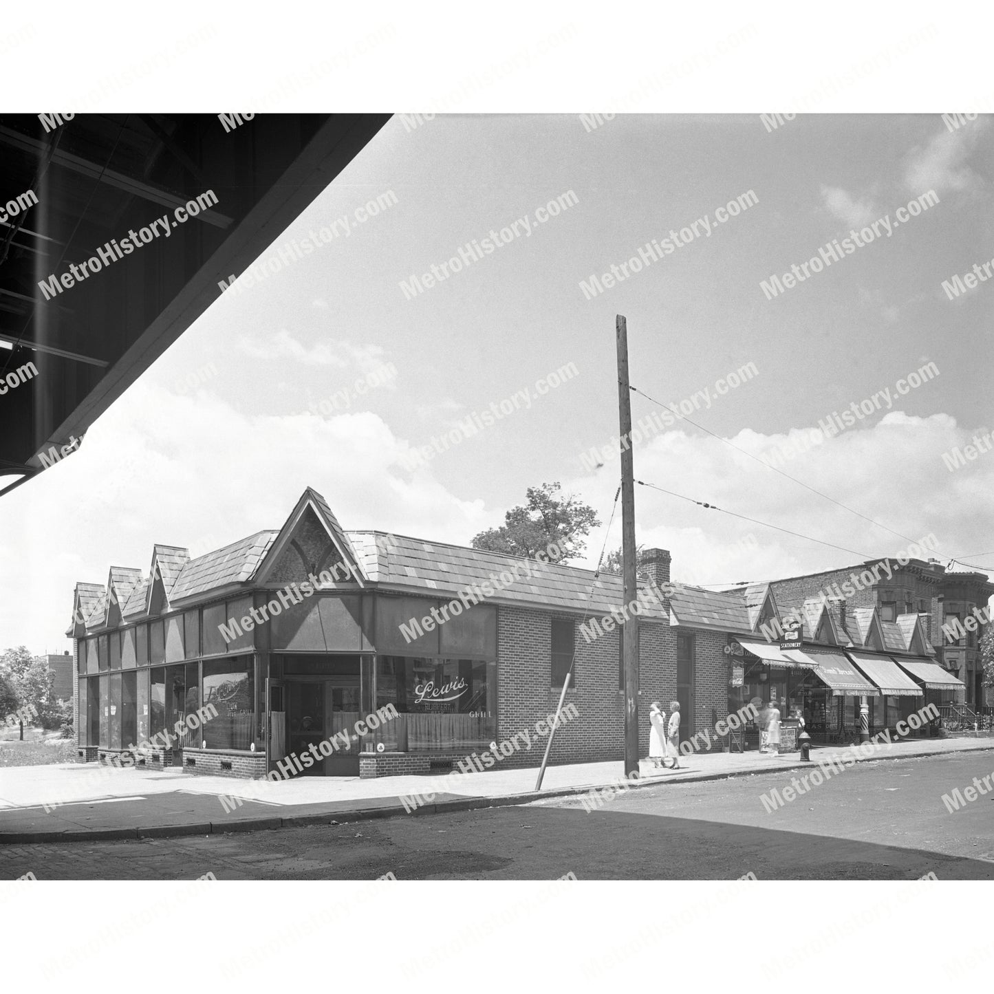 Westchester Avenue near Pugsley Avenue, Bronx