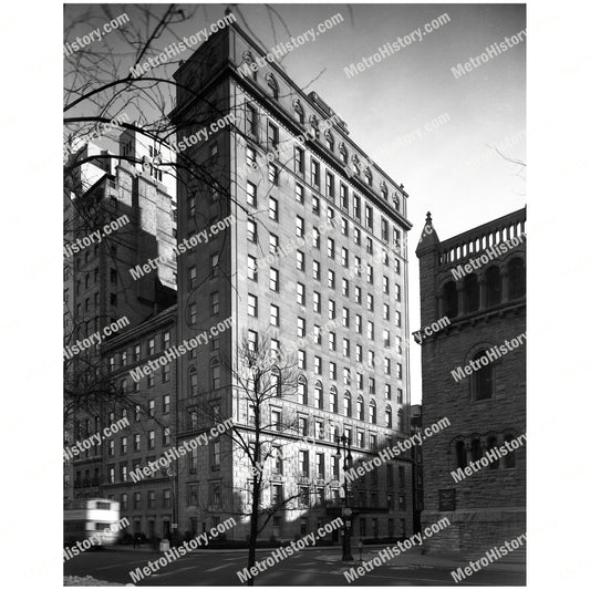 950 Fifth Avenue at East 76th Street, Manhattan