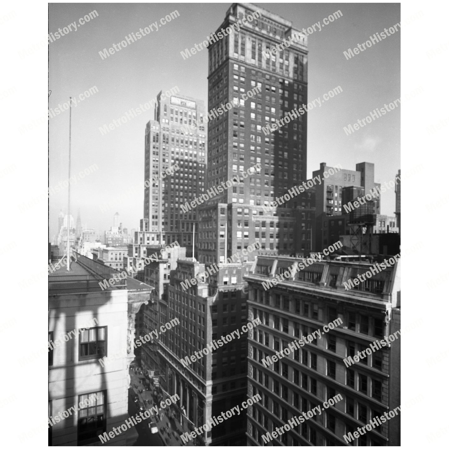 535-537 Fifth Avenue at East 44th Street, Manhattan