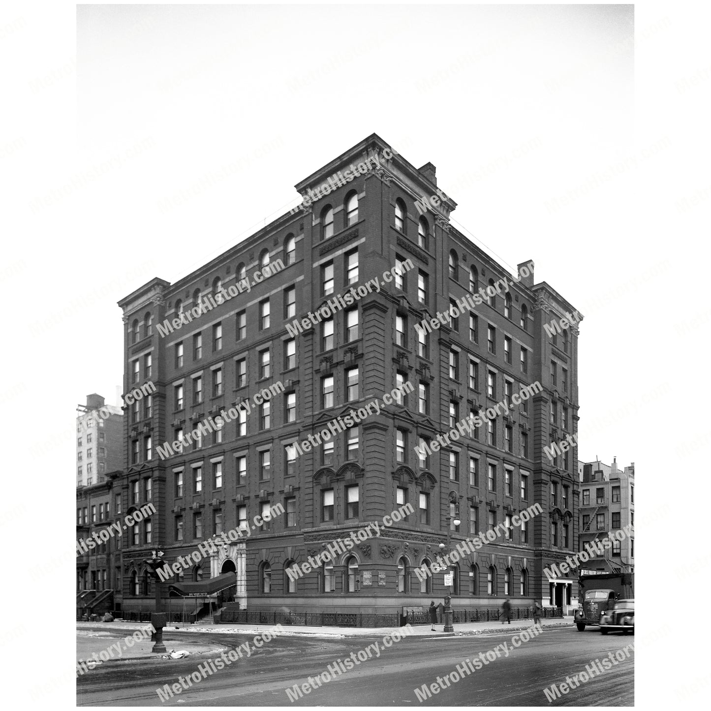 Evelyn, 101 West 78th Street at Columbus Avenue, Manhattan
