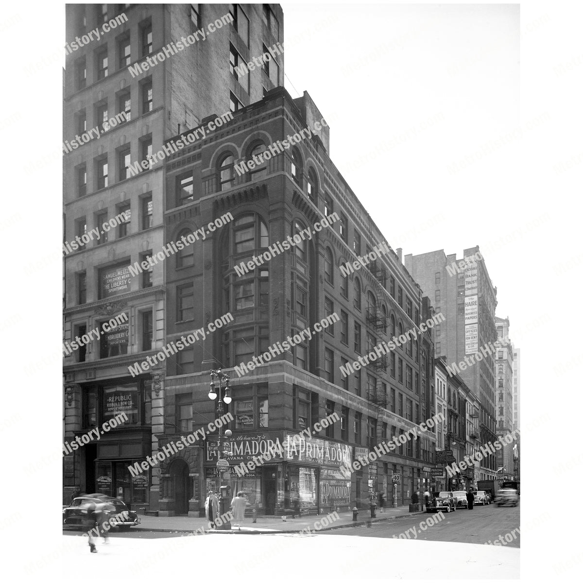 246 Fifth Avenue at West 28th Street, Manhattan