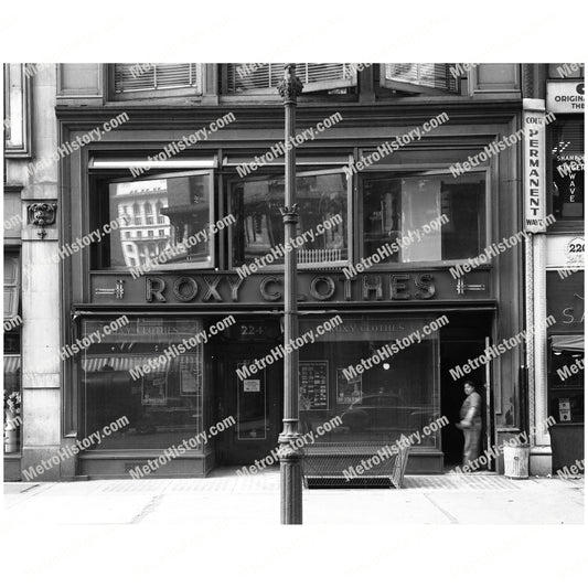 224 Fifth Avenue, Manhattan, Roxy Clothes storefront