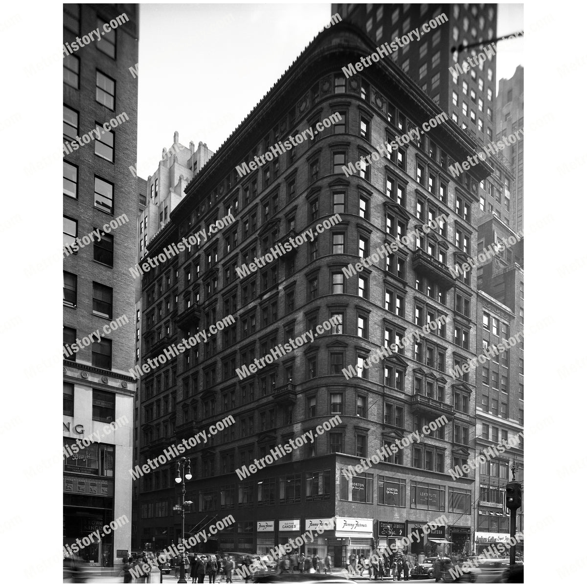 545 Fifth Avenue at East 45th Street, Manhattan
