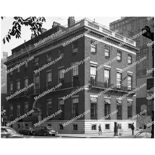 805-807 Fifth Avenue at East 62nd Street, Manhattan