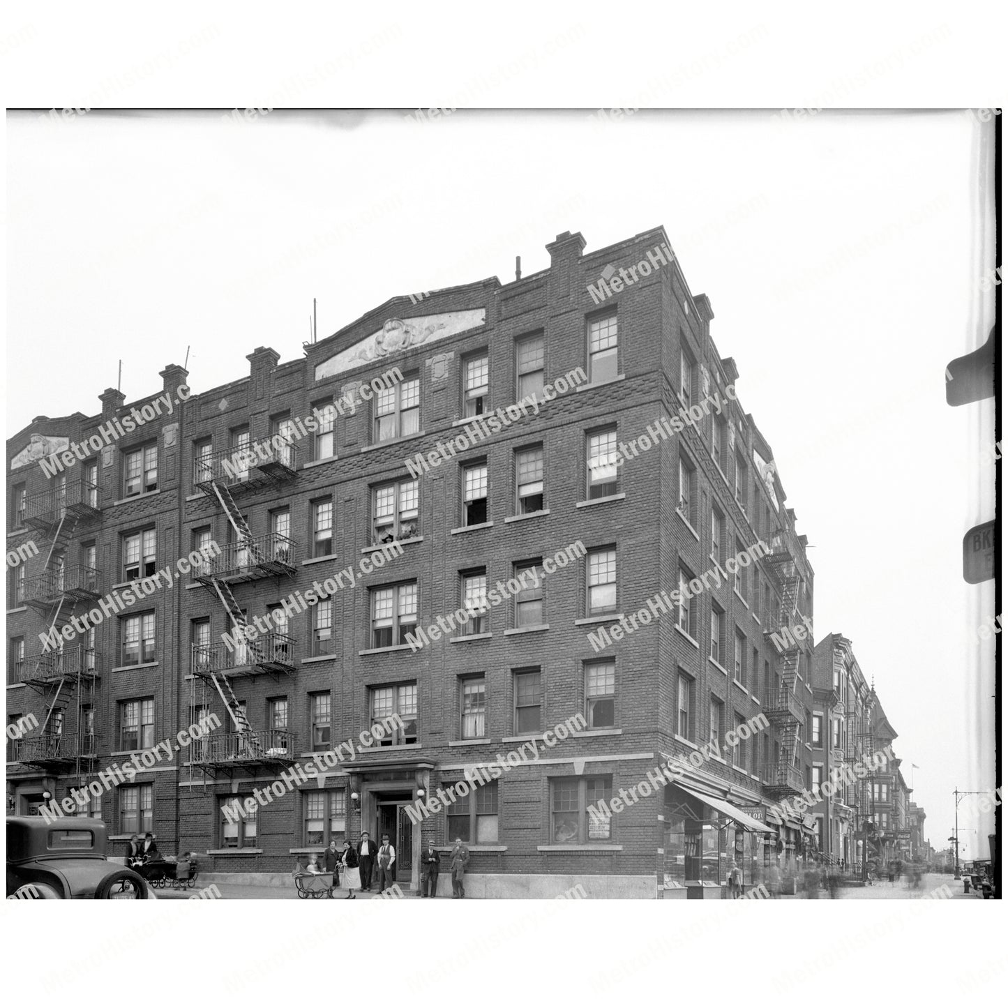 298-300 10th Street at 4th Avenue, Brooklyn