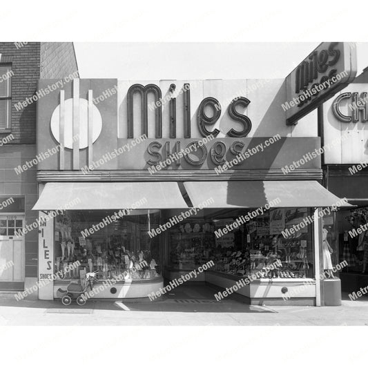 31-11 Steinway Street, Queens