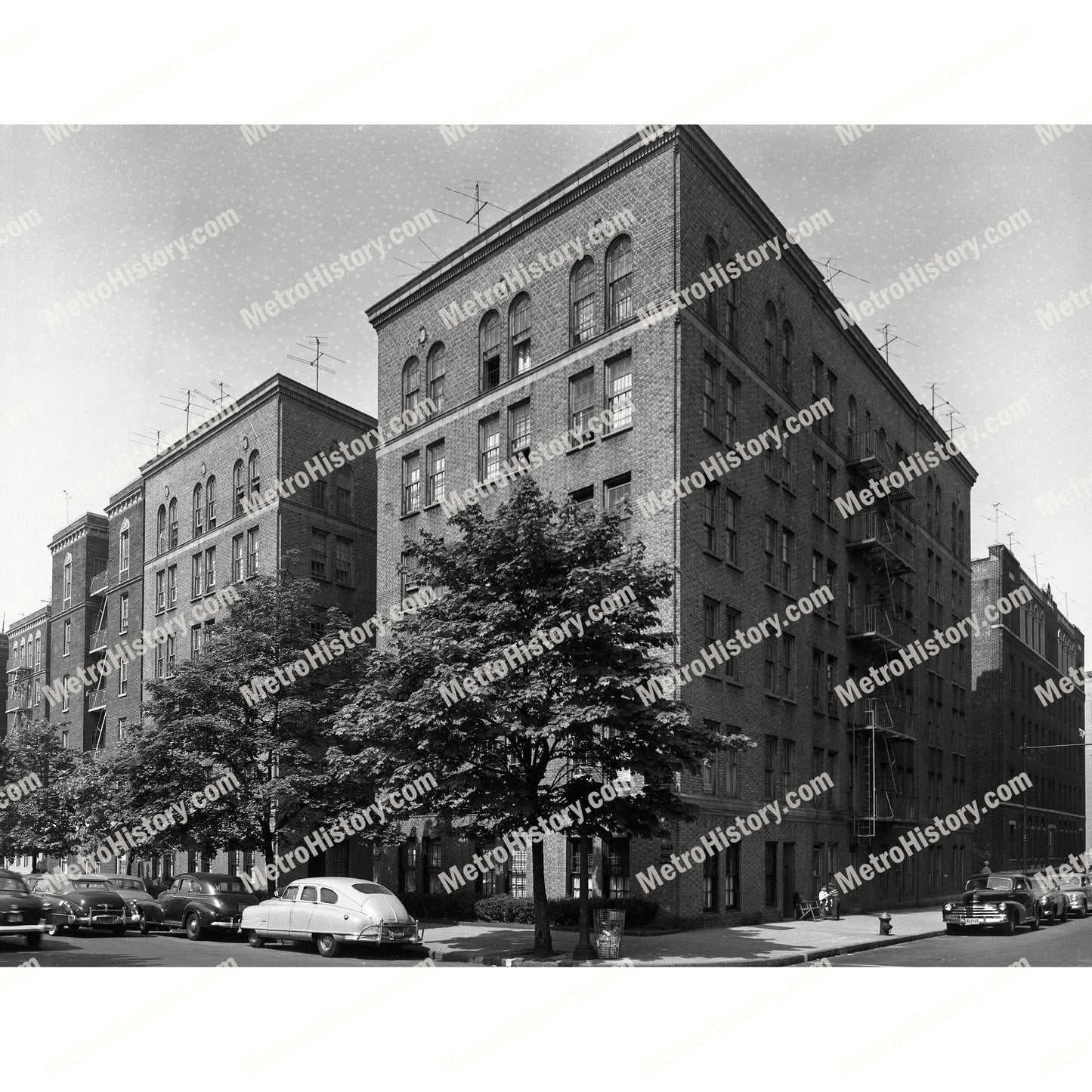 2075 Grand Concourse at East 180th Street, Bronx