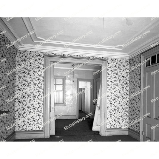 328-334 Eighth Avenue, Manhattan, interior, front room