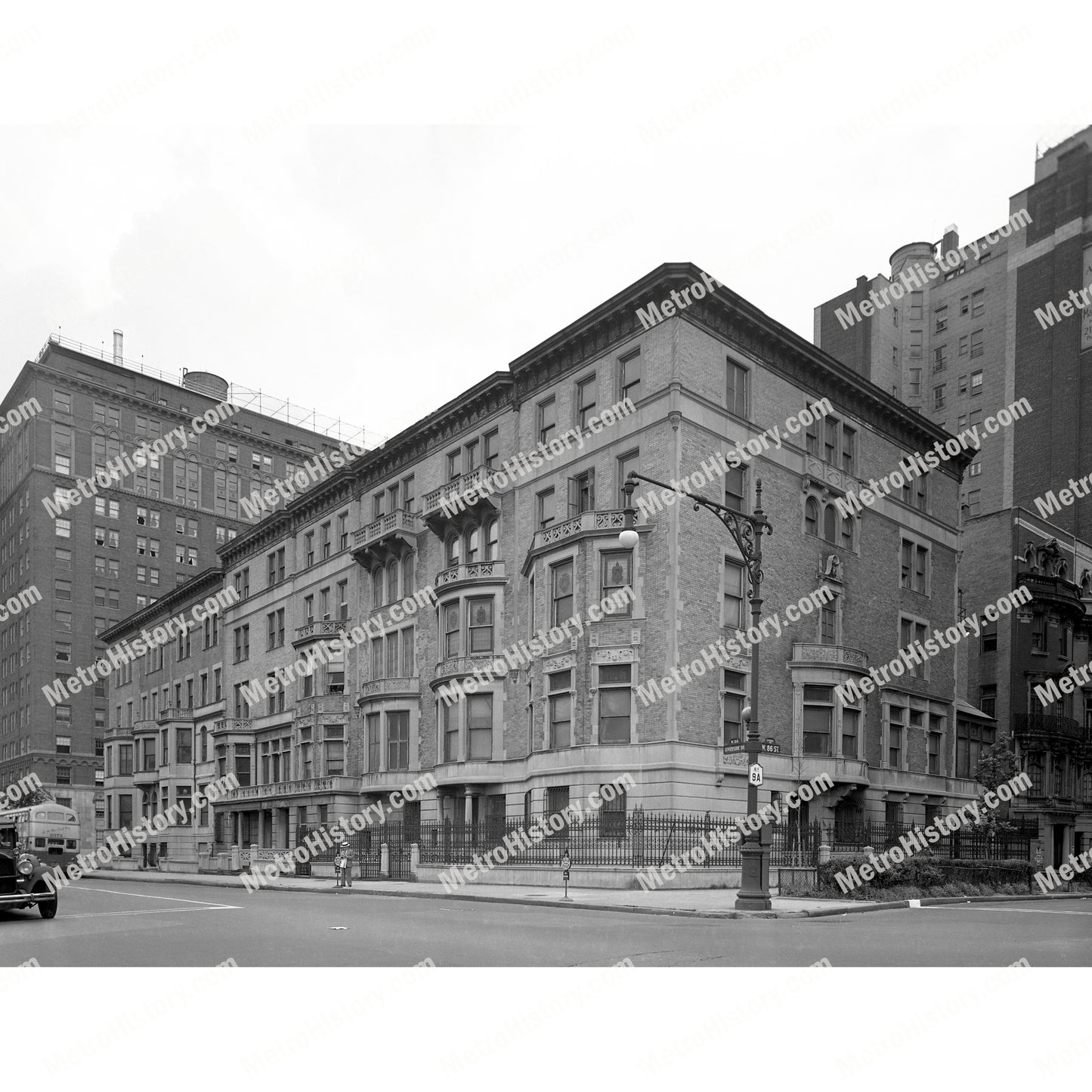 140-143 Riverside Drive at West 86th Street, Manhattan