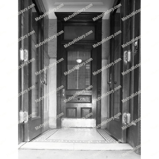 273 West 113th Street, Manhattan, entryway