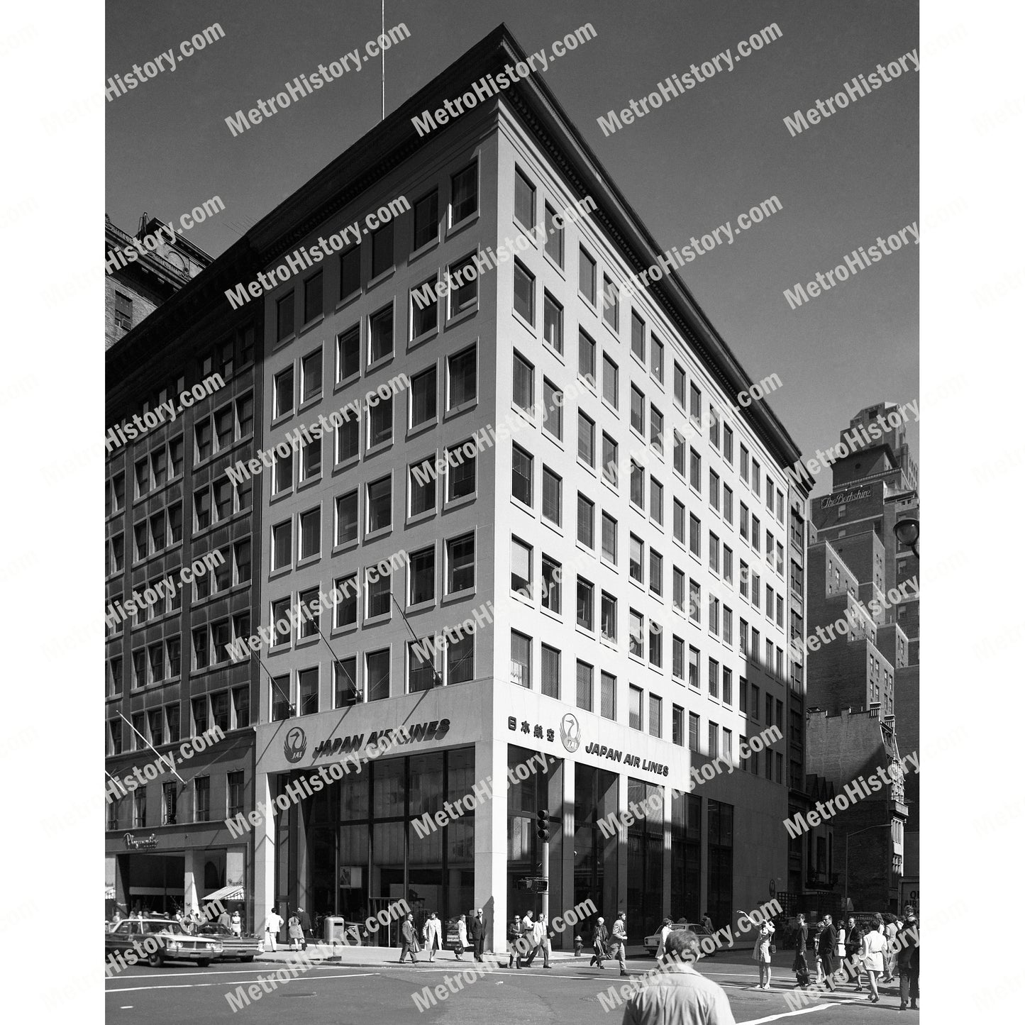 Japan Airlines Building, 655 Fifth Avenue at East 52nd Street, Manhattan