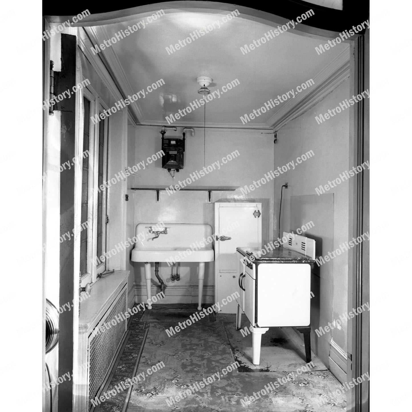 148 West 72nd Street, Manhattan, interior, kitchen before alteration