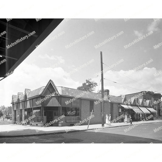 Westchester Avenue near Pugsley Avenue, Bronx