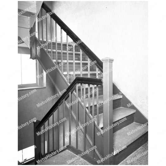 126 West 103rd Street, Manhattan, interior, hall stairway